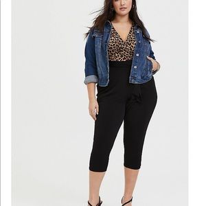 Torrid sz. 3 Leopard Surplice Crop Jumpsuit w/belt